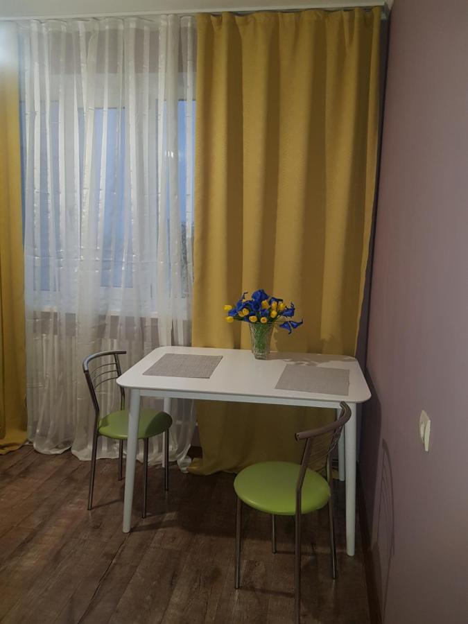 Apartment Sports Palace Просторная Квартира Рядом Дворец Спорта 카리프 외부 사진