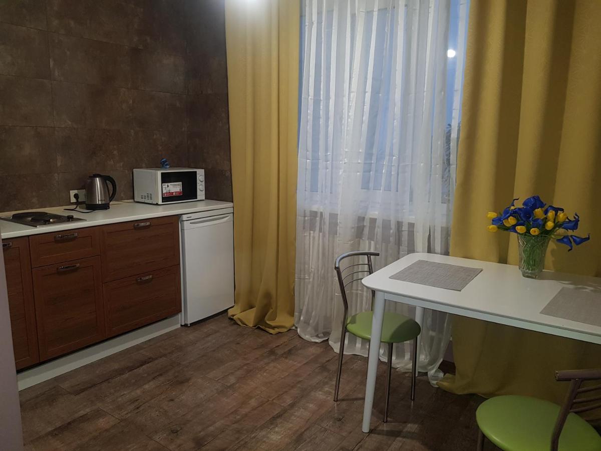 Apartment Sports Palace Просторная Квартира Рядом Дворец Спорта 카리프 외부 사진